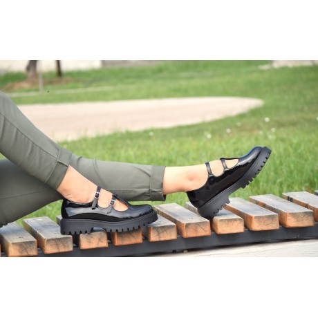  Loafers με μπαρέτα GOU41